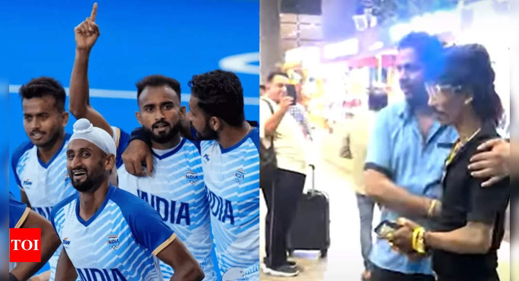Followers ask Dolly chaiwala for selfies, ignore India's Paris Olympics hockey medallists | Hockey Information
