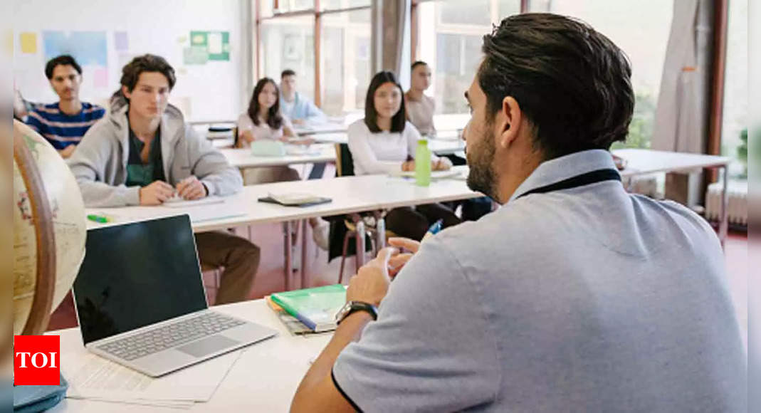 Pupil-teacher WhatsApp dialog sparks debate: 7 issues to recollect whereas interacting along with your academics