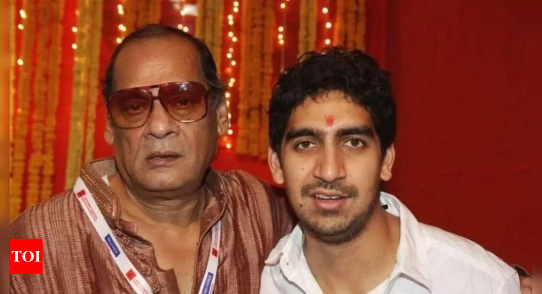 Director Ayan Mukerji’s father, veteran actor Deb Mukherjee, passes away at the age of 83 | Hindi Movie News
