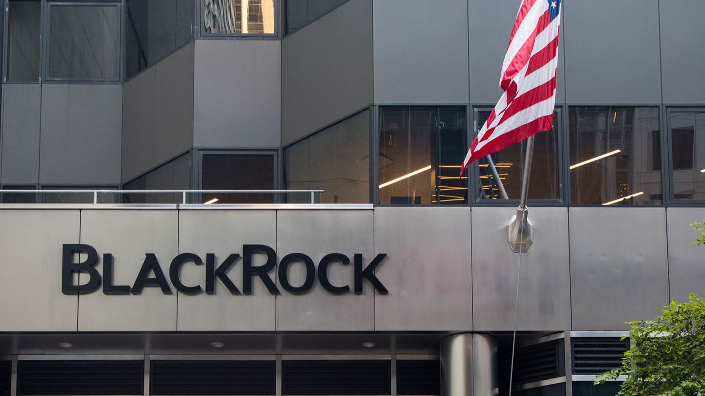 BlackRock’s IBIT Sees Second-Largest BTC Inflow, Nearing $1 Billion