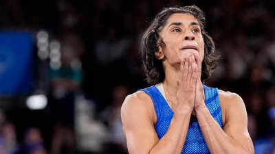 'Lashkar bhi tumhara hai ... ': Vinesh Phogat's bold reply to Brij Bhushan Singh | More sports News