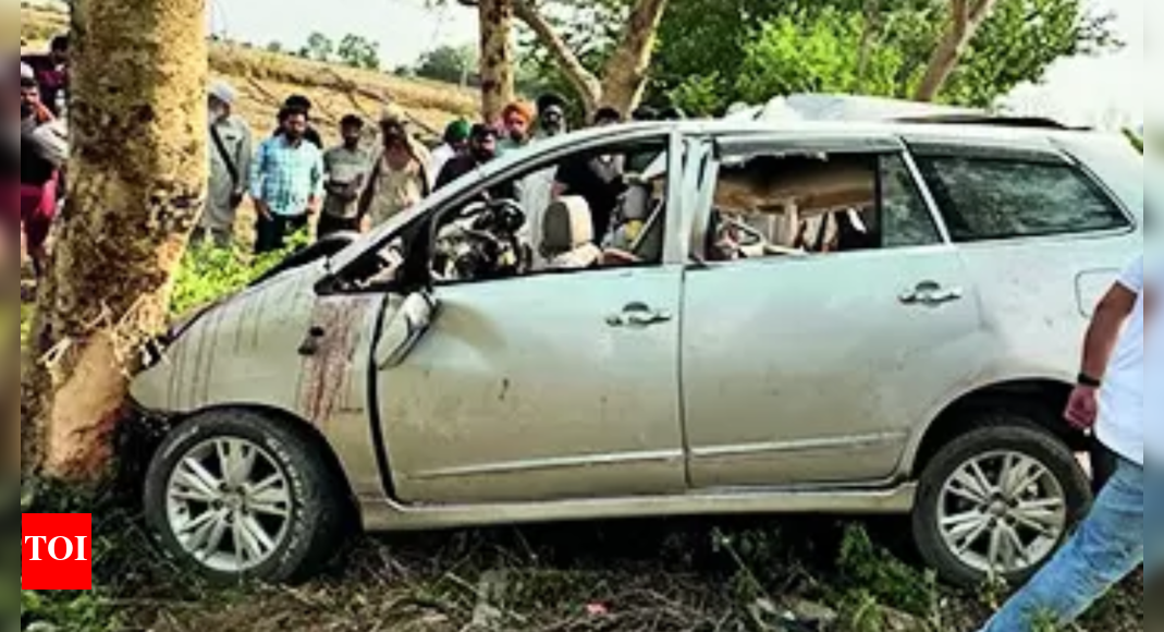Five school children among 6 killed in Patiala accident