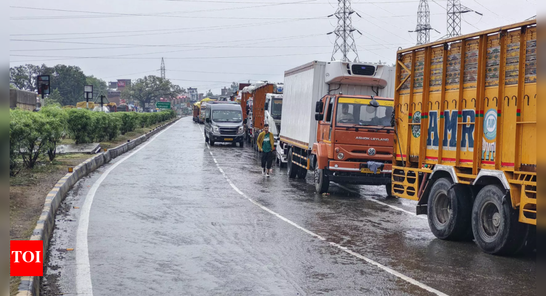 Rain and landslides shut Jammu-Srinagar highway | India News