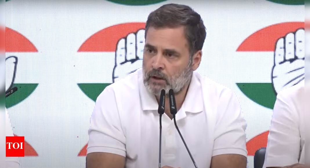 BJP takes 'nishan-e-Pakistan' jibe at Rahul Gandhi; Congress hits back | India News