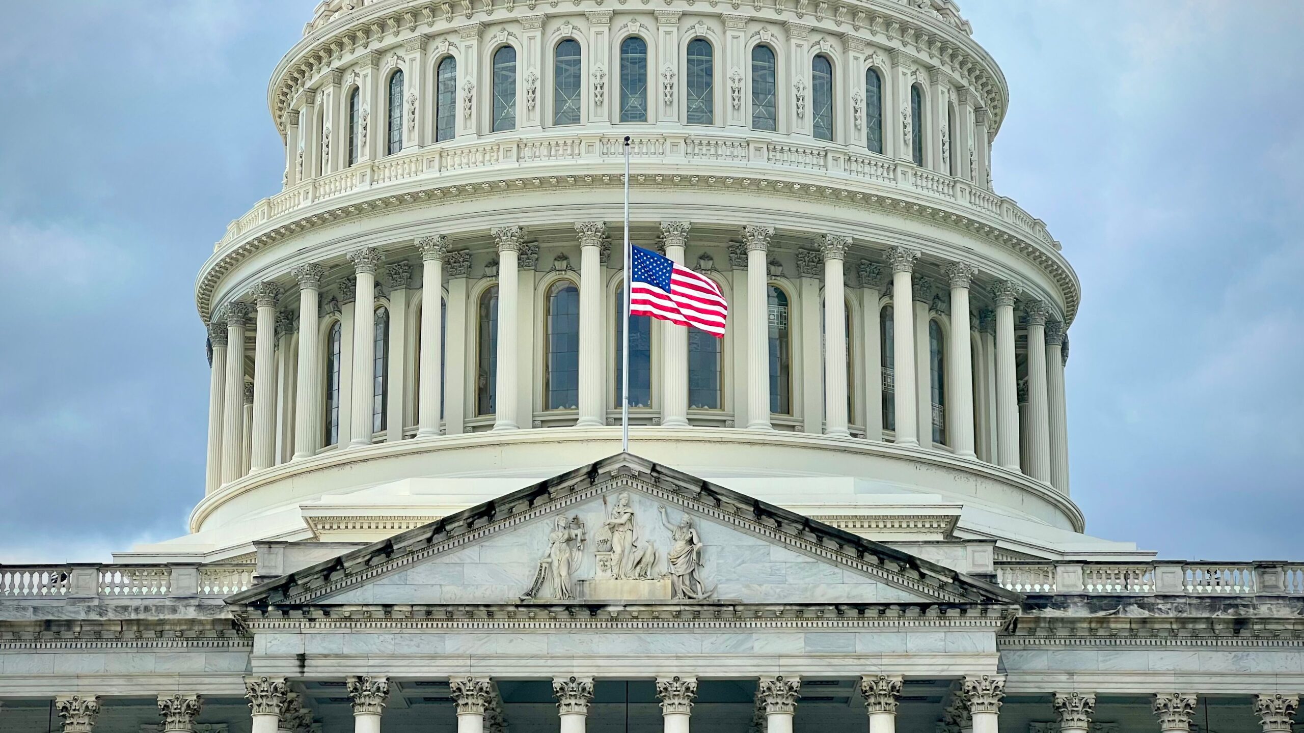 Crypto Lobbyists Urge U.S. Senators to Dodge Distraction in Stablecoin Debate