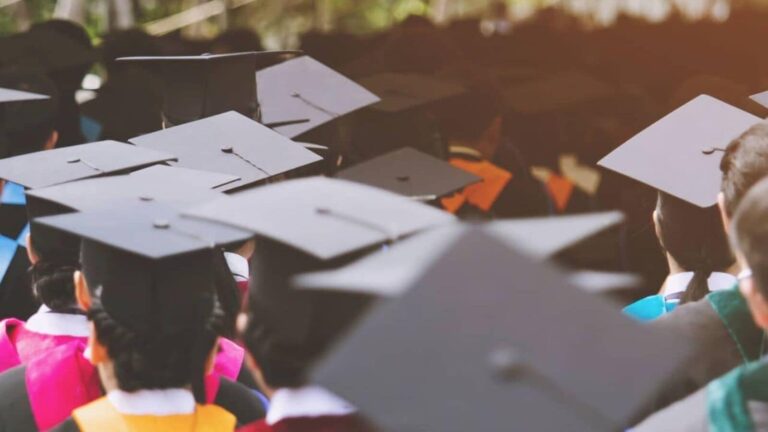 Your first job could be an ‘AI apprenticeship.’ The new entry-level playbook.