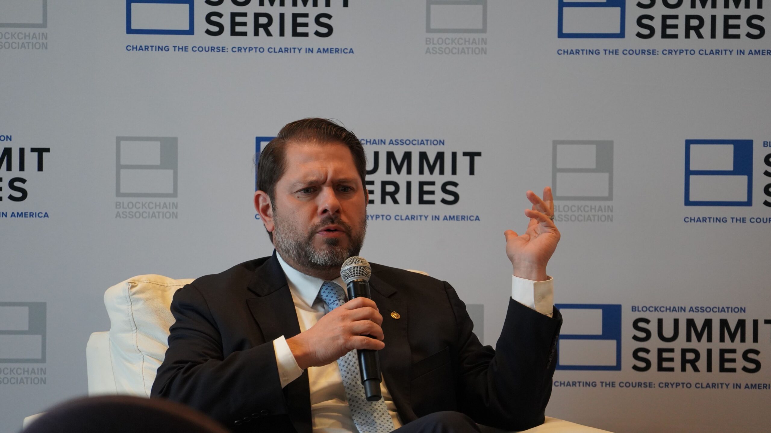 Senate Stablecoin Bill Likely to Win Massive Bipartisan Support, Dem Lawmaker Says