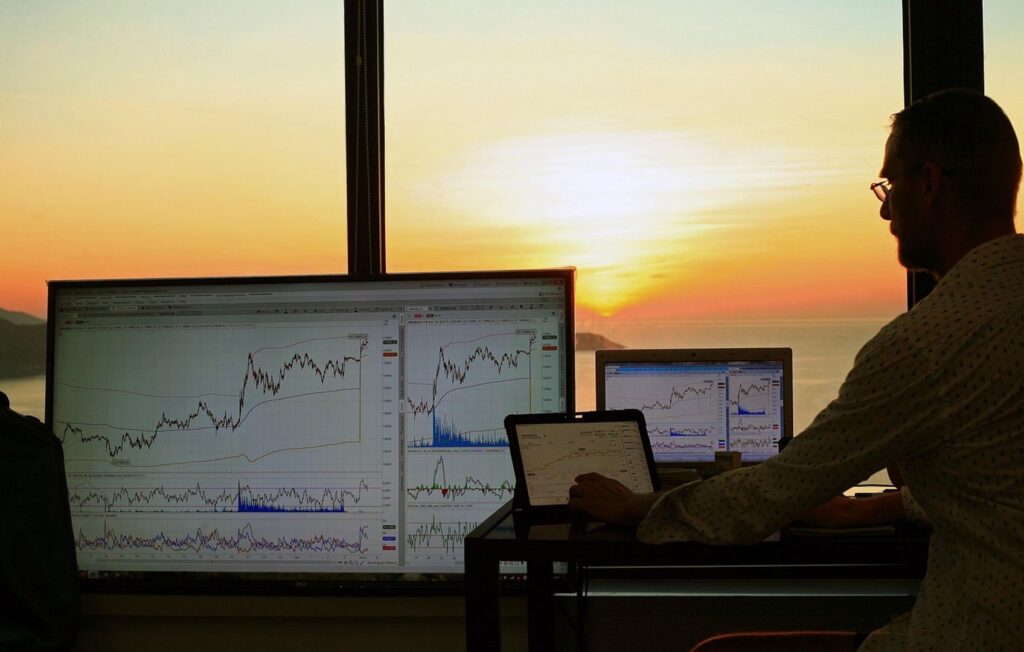 Analysts See XRP Hitting , Solana 0 as ETF Buzz Builds