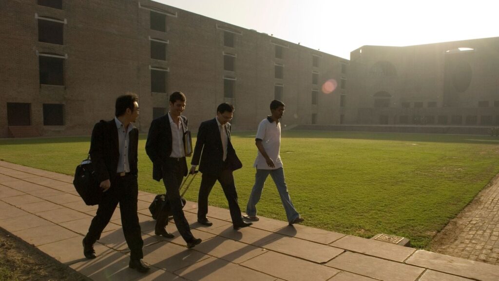 Astronomer PR Pivot – Celebrity cameo turns crisis management into B-faculty Case