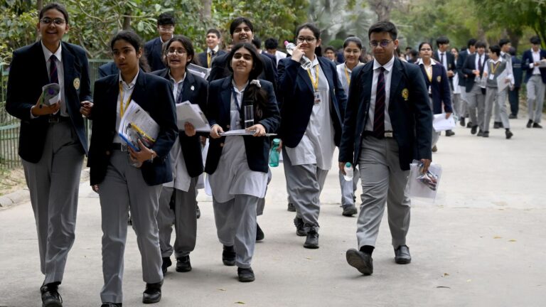 KSEAB 2nd PUC Results 2025 OUT: Scores declared at karresults.nic.in. Check step-by-step by guide to download marksheet