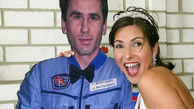 Groom in area, bride in Texas: The love story that became the first ISS wedding in history |