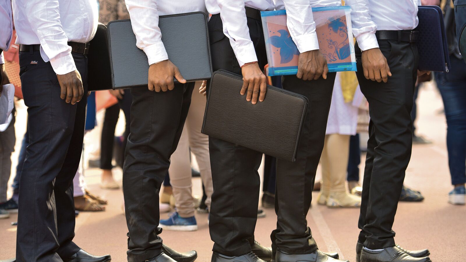 NIACL AO Recruitment 2025: New India Assurance to hire for 550 job vacancies. Check eligibility standards, key dates