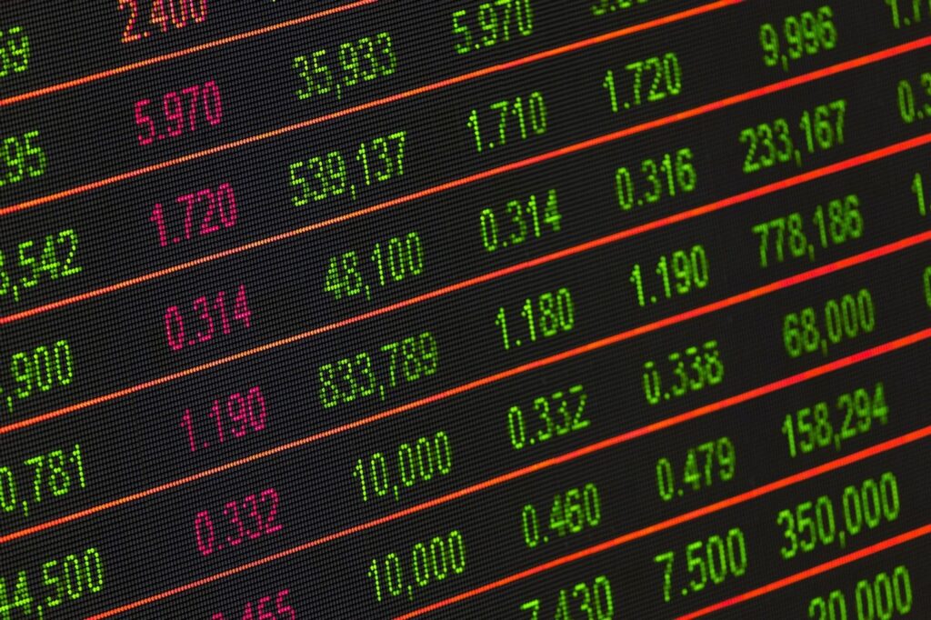 Bitcoin, Ether Start August on a Shaky Note as Dollar Index Tops 100; Yen Hits 4-Month Low Ahead of Nonfarm Payrolls