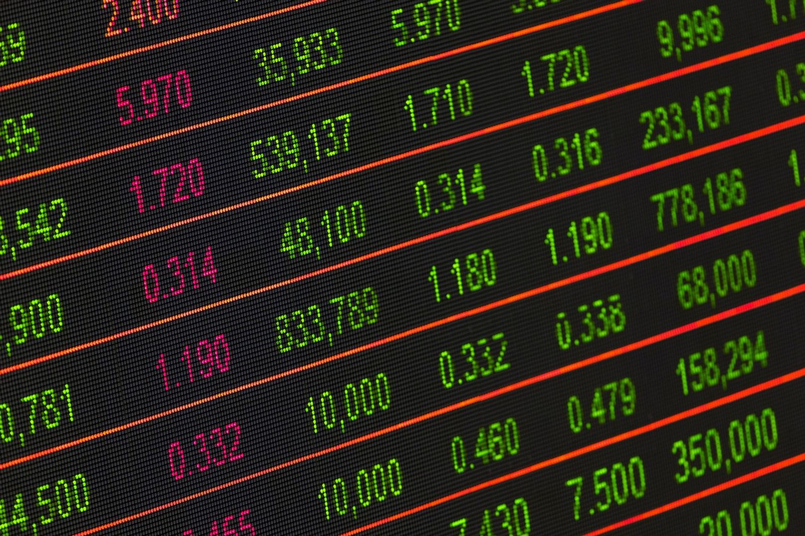 Bitcoin, Ether Start August on a Shaky Note as Dollar Index Tops 100; Yen Hits 4-Month Low Ahead of Nonfarm Payrolls