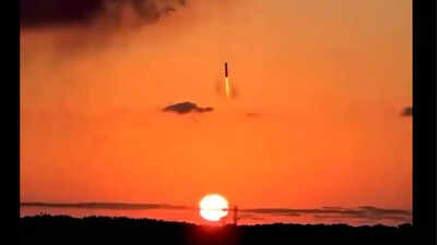 Sci-fi or actuality? Watch SpaceX Falcon 9’s breathtaking landing at sunset |