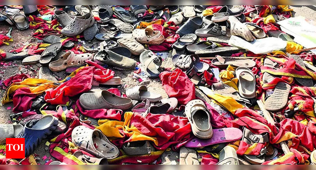 Making of tragedy: Vijay's late entry, roadshow & payday rush | India News