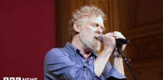 Glen Hansard: Oscar-winning songwriter killed in crash