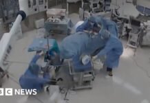 Moment earthquake shakes hospital operating room in Japan