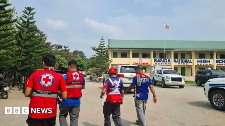 Philippines: Three dead and eight injured in shooting at Banga high school