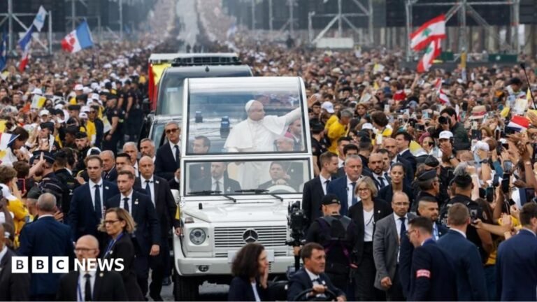 Huge crowds greet Pope in Paris ahead of open-air Mass