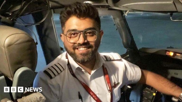 Captain Smit Machchhar: The ‘hero’ India pilot who was stabbed on Israel-bound flight