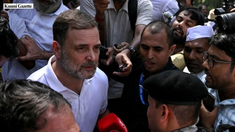 New Delhi Police Detain Opposition Legislators During Protest Demanding Election Commissioner’s Resignation