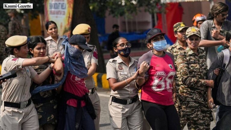Delhi Police detain over 3,000 protesters marching toward Jantar Mantar