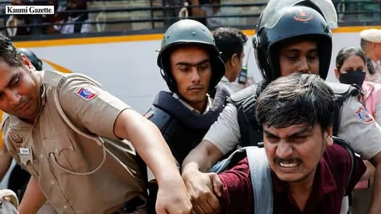 Delhi Police detains students travelling from Punjab for protest