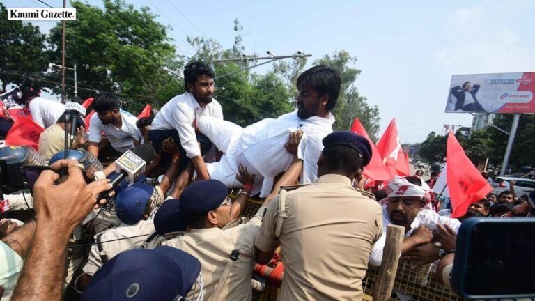 Student Protesters Breach Police Barricades in Patna During Demonstration Against Electoral Roll Revision